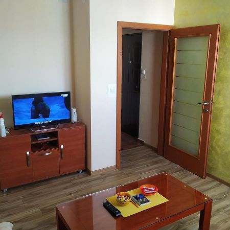 Apartment Dora Podgorica Bagian luar foto