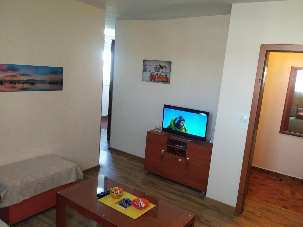 Apartment Dora Podgorica Bagian luar foto