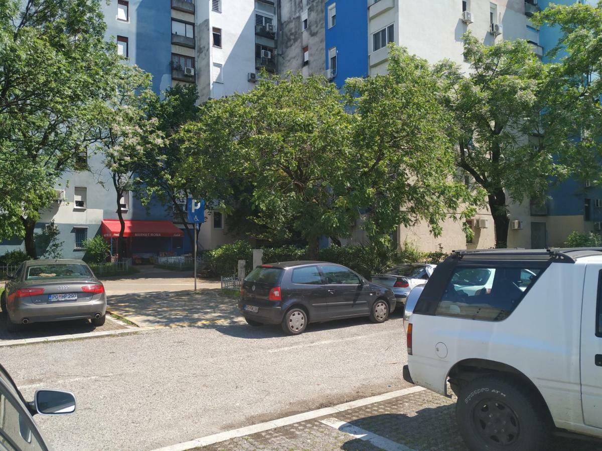 Apartment Dora Podgorica Bagian luar foto