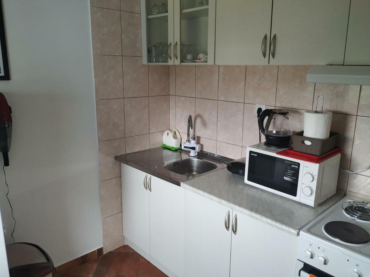 Apartment Dora Podgorica Bagian luar foto